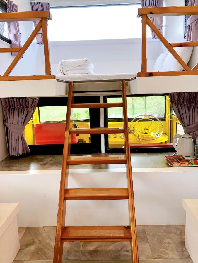 Artisan Hostel Toucheng Bagian luar foto