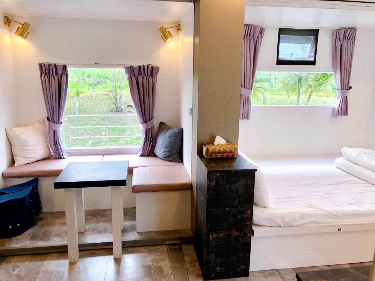 Artisan Hostel Toucheng Bagian luar foto