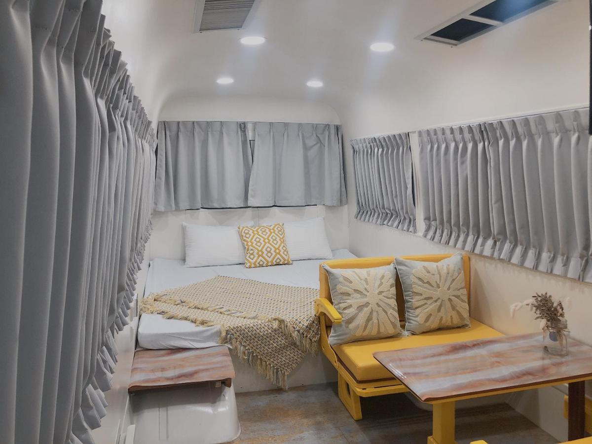 Artisan Hostel Toucheng Bagian luar foto