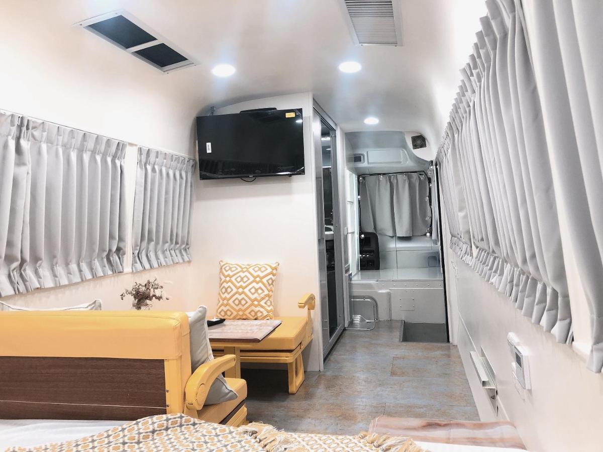 Artisan Hostel Toucheng Bagian luar foto