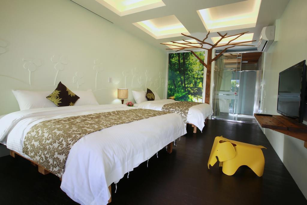 Artisan Hostel Toucheng Bagian luar foto