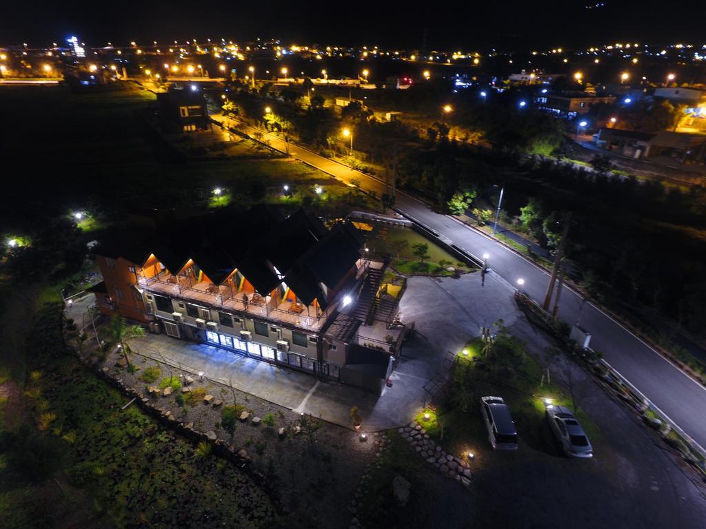 Artisan Hostel Toucheng Bagian luar foto