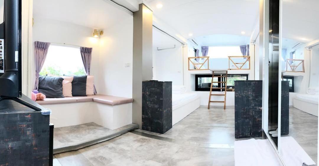 Artisan Hostel Toucheng Bagian luar foto
